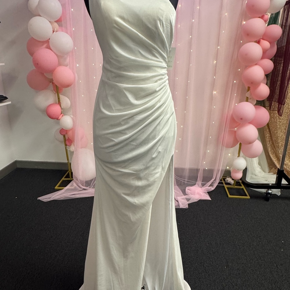 Chic One Shoulder White Dress